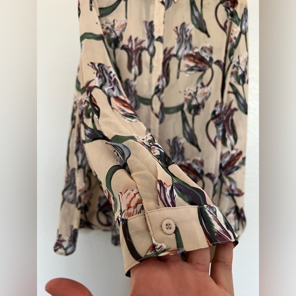 Pretty Little Thing Button Up Top - Picture 5 of 5